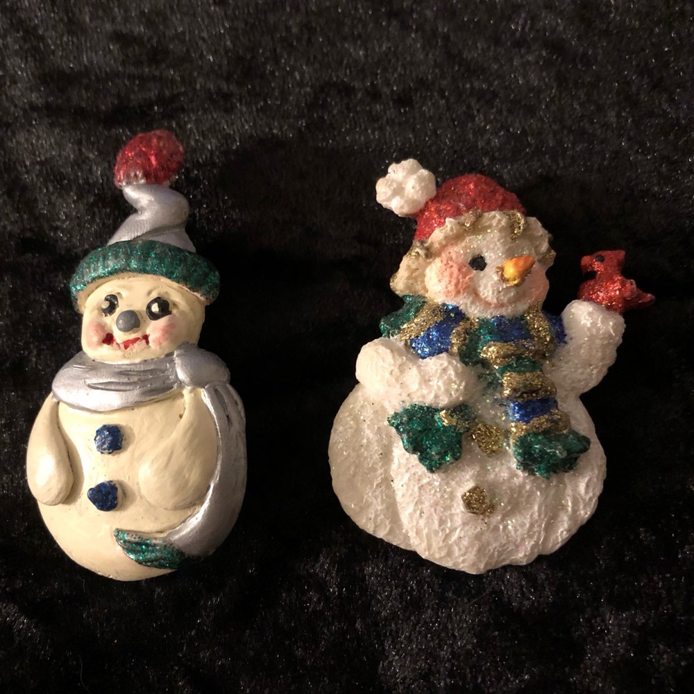 Adorable Vintage Winter Snowman (2) Pin Lot- Resin Handmade, Snowy, Cardinal